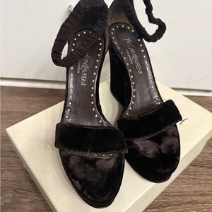 Yves Saint Laurent- rive gauche, DK. Chocolate Velvet Platform Sandals